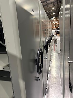 Установка мобильного архива на платформенном мезонине завершена